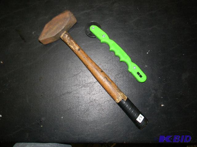 lot 17 image: Lot of 2 - mallet and screen packer...