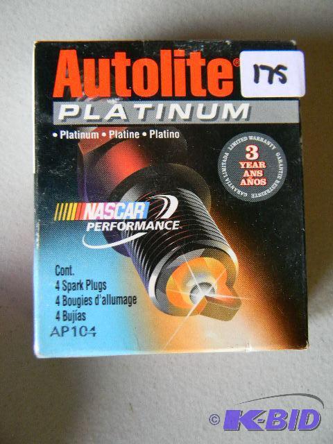 lot 175 image: NEW box of Autolite Platinum spark plugs - AP...