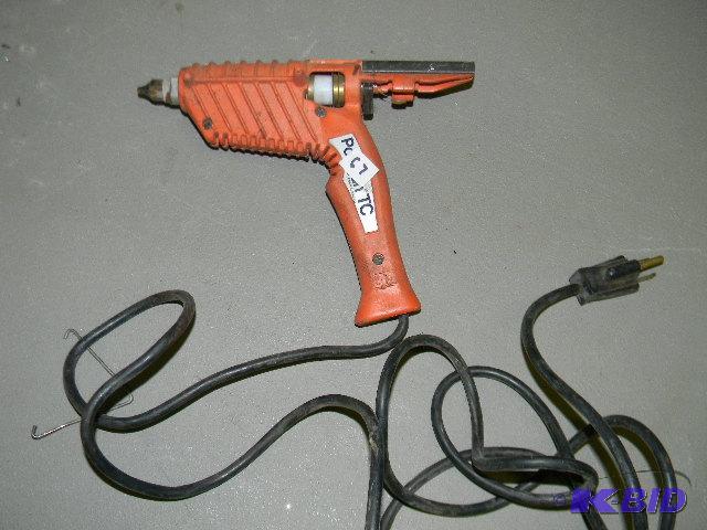 lot 67 image: Poly gun TC hot glue gun...