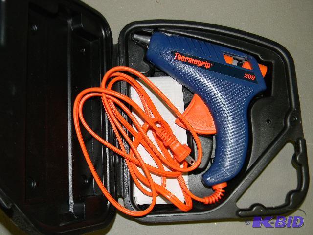 lot 68 image: Thermogrip glue gun in black case...