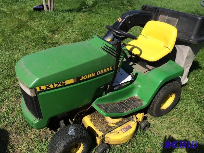 John Deere lawn mower bagger