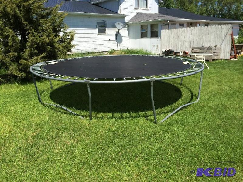 Trampoline 14 foot