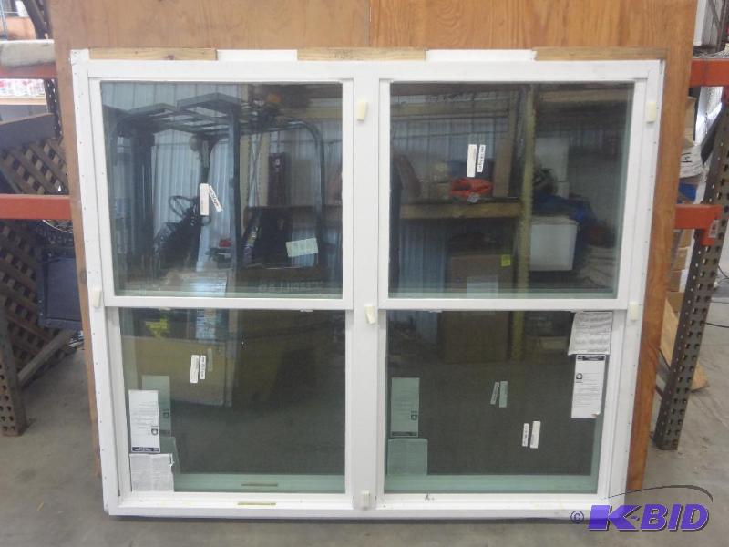 lot 1 image: Unused Atrium 71.5&quotx61.5" White Vin...