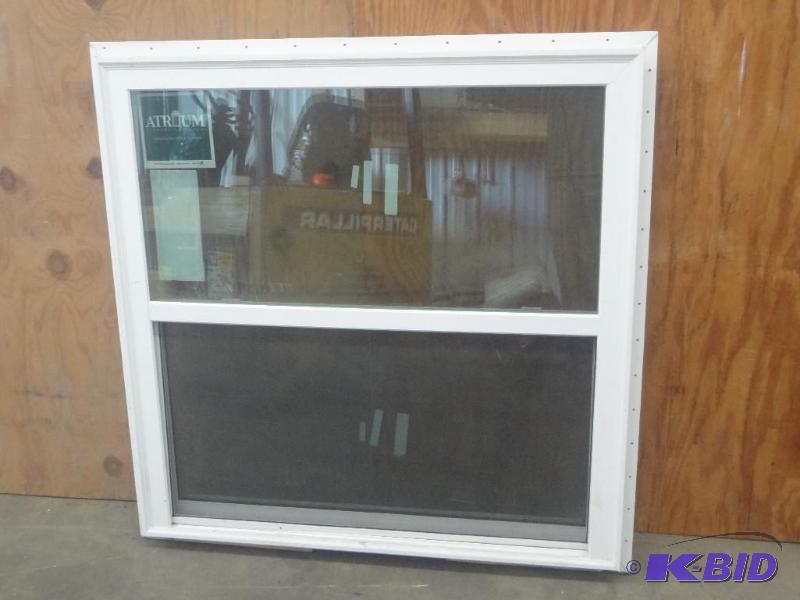 lot 11 image: Unused Atrium 41.5&quotx41.5" White Vin...