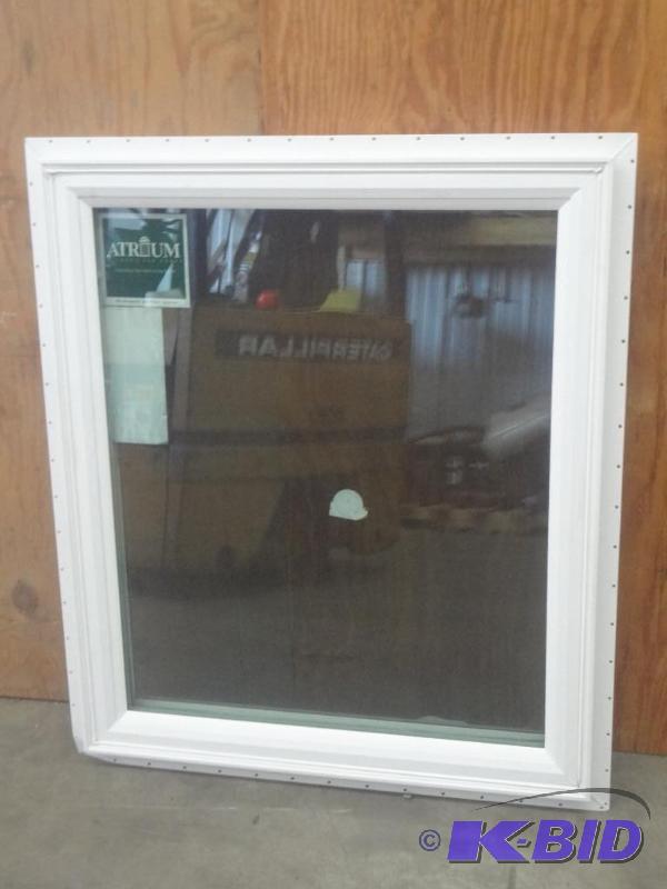 lot 14 image: Unused Atrium 35.5&quotx41.5" White Vin...