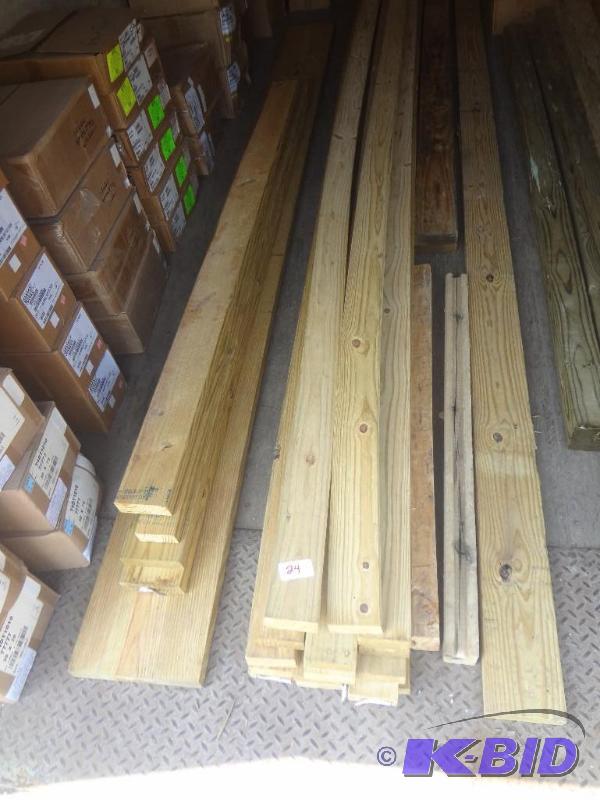 lot 24 image: Lot Of Unused Lumber (17) 2&quotx4&quotx16...