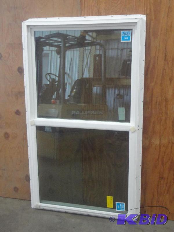 lot 4 image: Unused 35.5&quotx61.5" White Vinyl Ener...