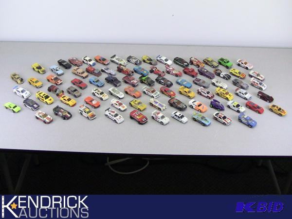 lot 25 image: Lot of 50 Vintage Die Cast Cars 164 Scale