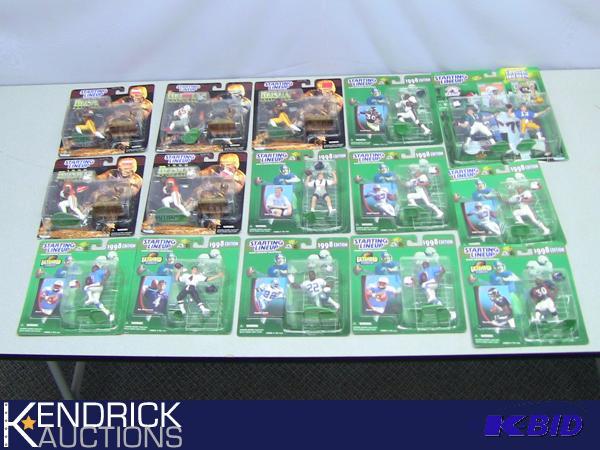 lot 40 image: 15 New in the Package 1998 Starting Lineup NFL Action Figures