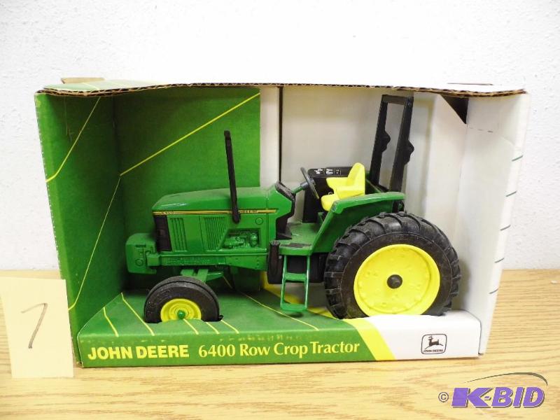 Ertl John Deere Tractor 6400