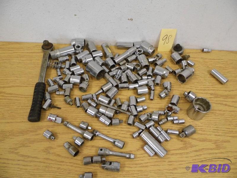 Socket Wrench & Sockets