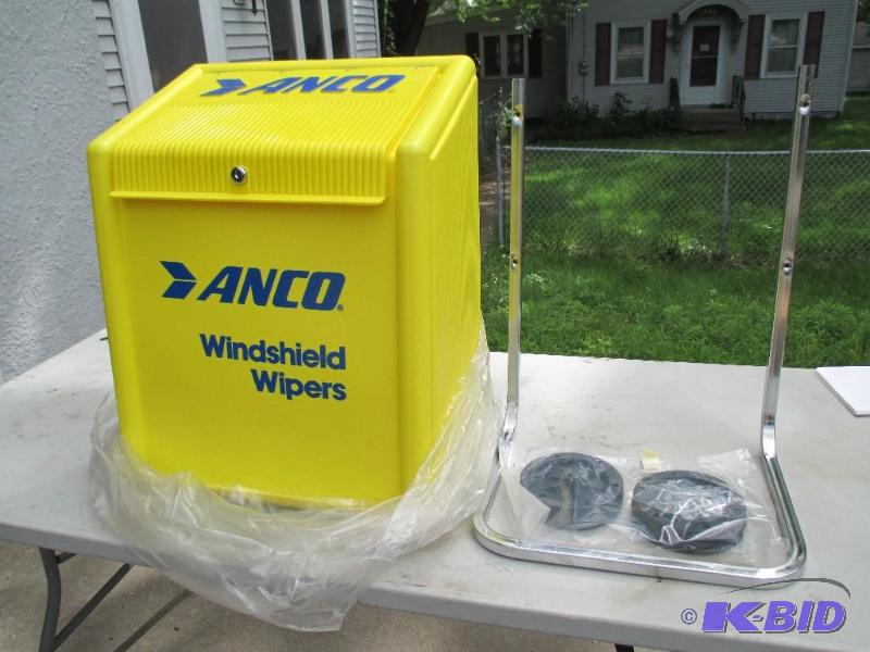 Windshield Wiper display case new