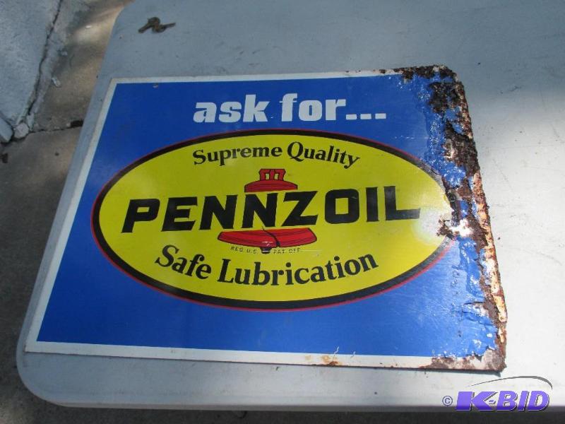 Pennzoil Sign Has Rust