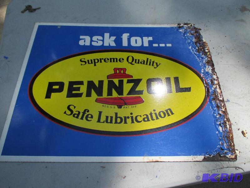 Pennzoil Sign Has Rust
