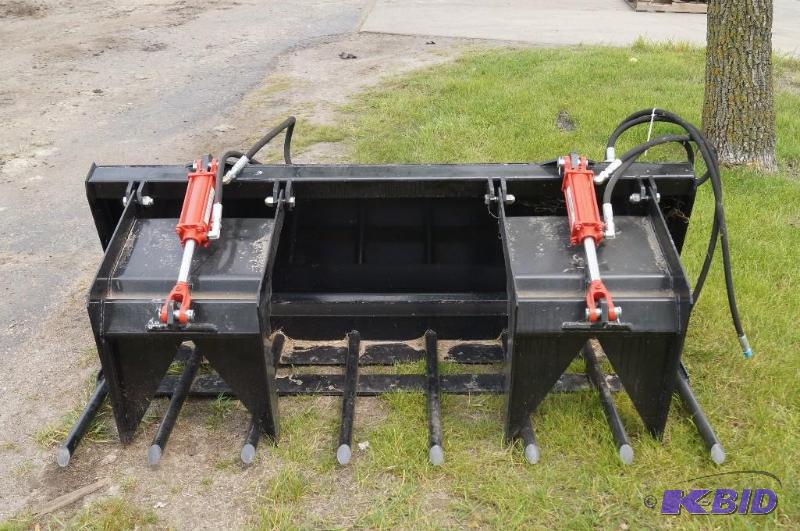 72 Tandem skidsteer Grapple