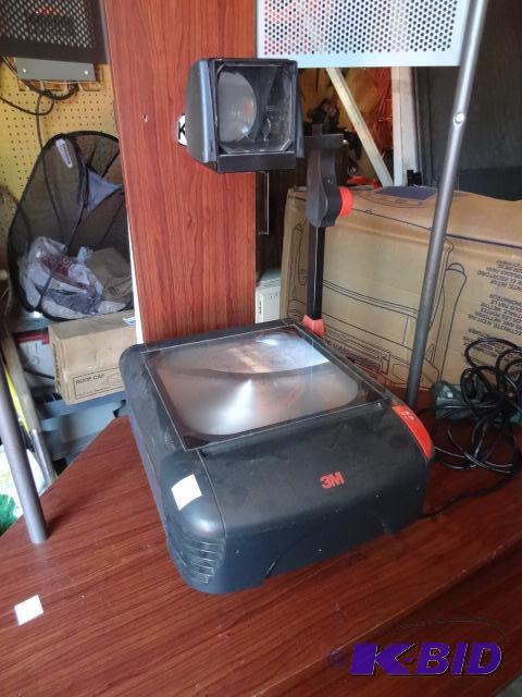 lot 12 image: 3M Overhead Projector. Lights Up...