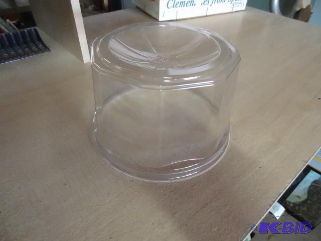 lot 120 image: Box full of 7 x 4 Container Lids...