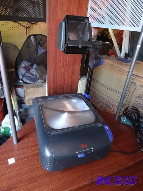 lot 13 image: 3M Overhead Projector. Lights Up...