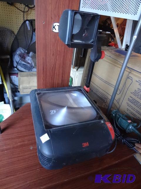 lot 15 image: 3M Overhead Projector. Lights Up...