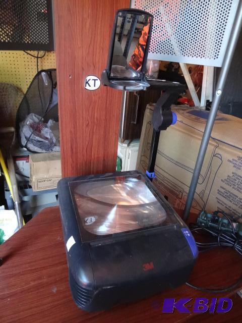 lot 16 image: 3M Overhead Projector. Lights Up...
