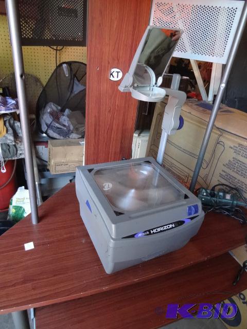 lot 17 image: Apollo Horizon 2 Overhead Projector 2. Does n...