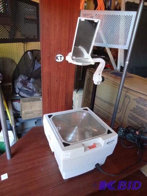 lot 18 image: Innoverra IVR-38900 Overhead Projector. Light...