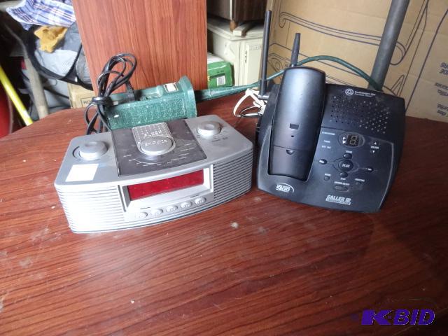 lot 61 image: Southwestern bell cordless phone and answerin...