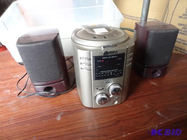 lot 66 image: GDX CD playerradio. Works...