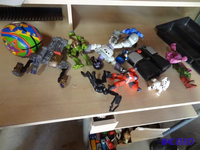 lot 82 image: Kids Toys...