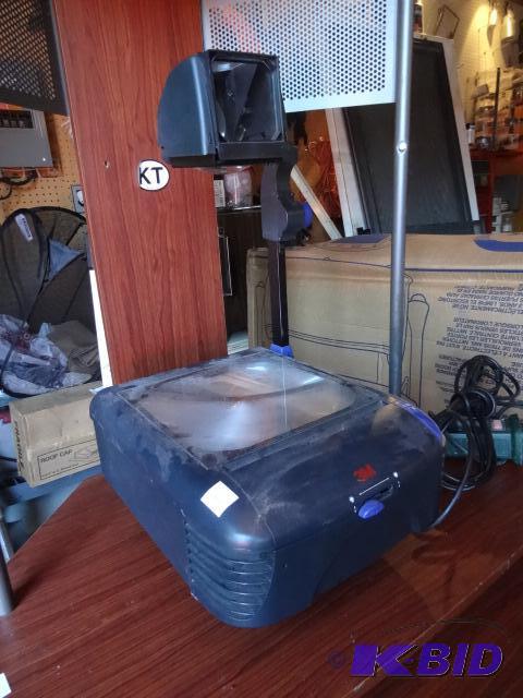 lot 9 image: 3M Overhead Projector. Lights Up...