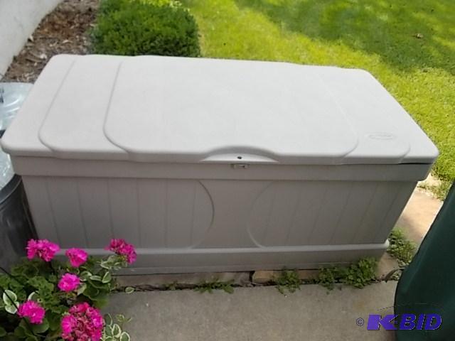 Suncast Deck Box (Great For Storing Patio Fur...