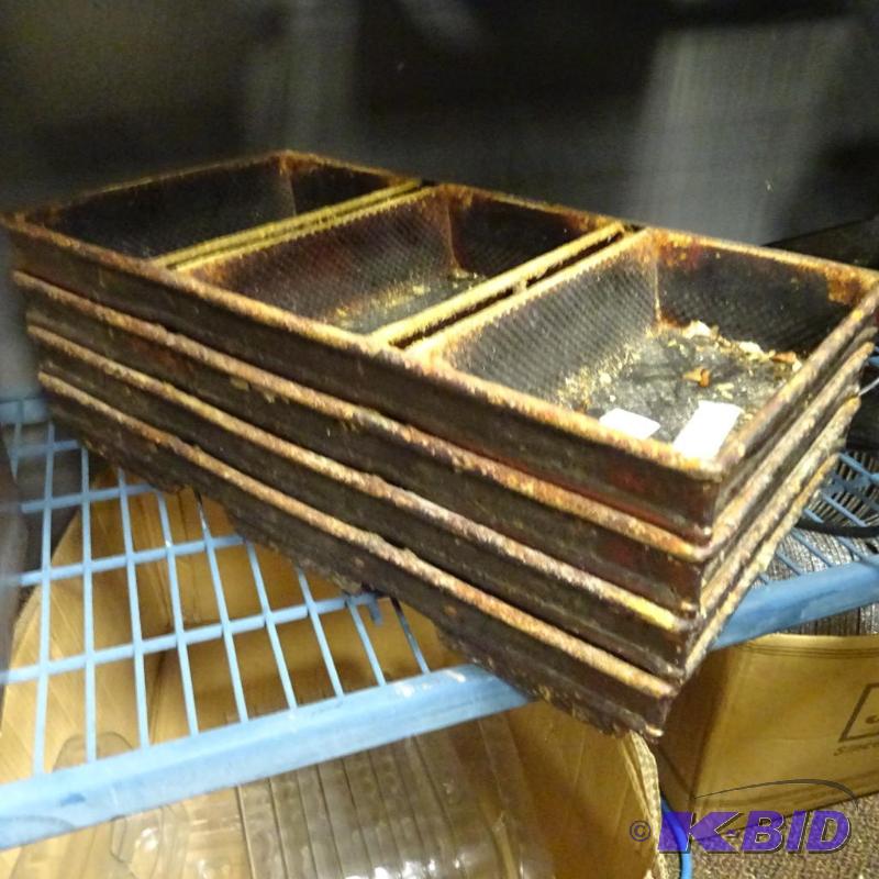 lot 128 image: 4 commercial bread pans...