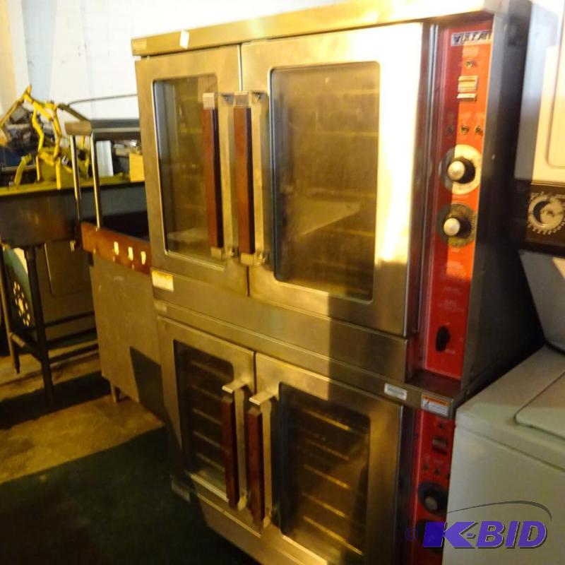 lot 13 image: Vulcan double convection oven. Natural gas. 1...