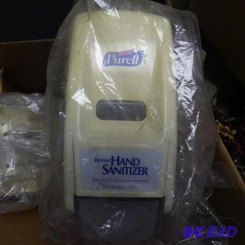 lot 170 image: Hand soap dispensers...