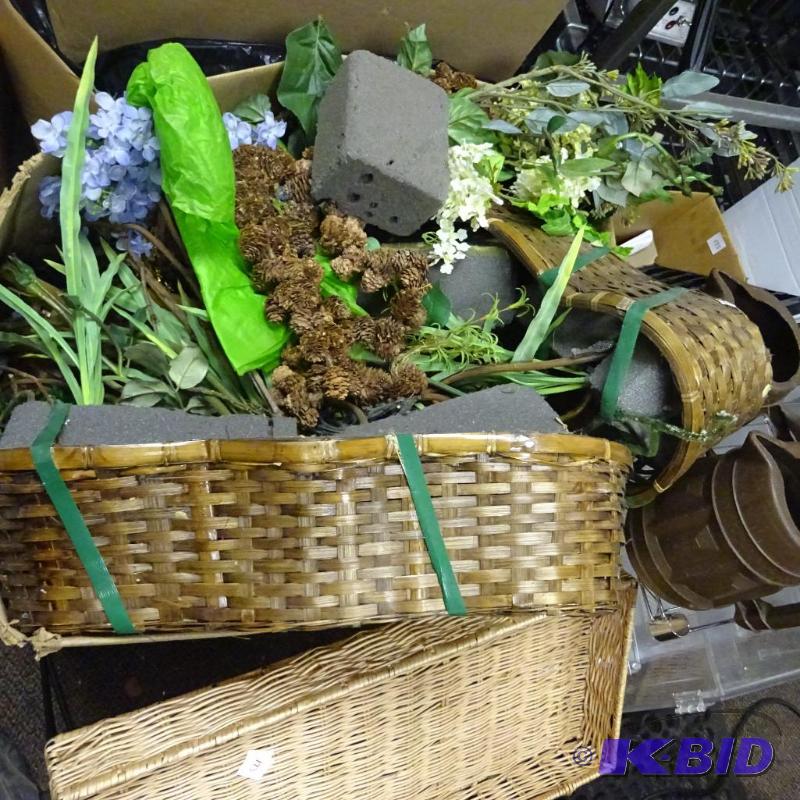 lot 172 image: 4 boxes of al seasons dcor....