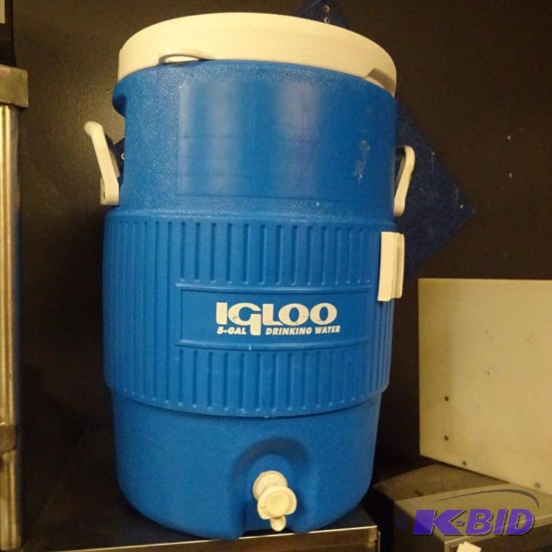 lot 178 image: Igloo 5 gal drink cooler...