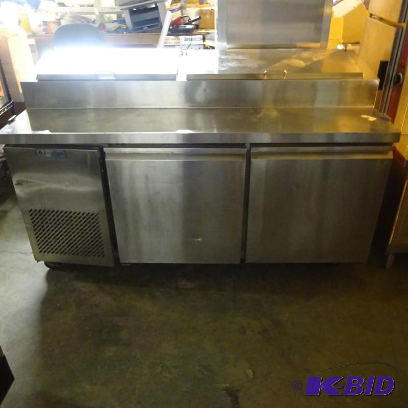 lot 18 image: Cold tech prep fridge on wheels. P25PR-16S....