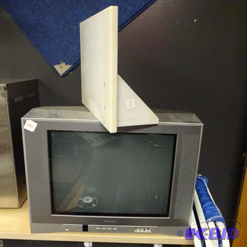 lot 188 image: Toshiba color TV. Poly mount shelf...