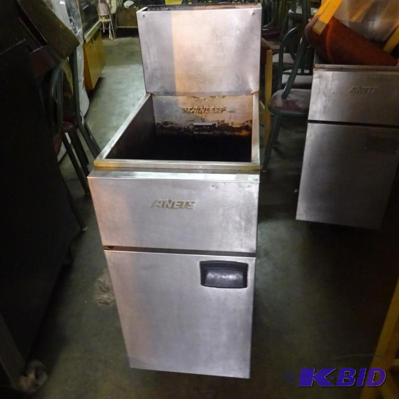 lot 21 image: Anets Natural gas deep fryer. Model SLG40. On...