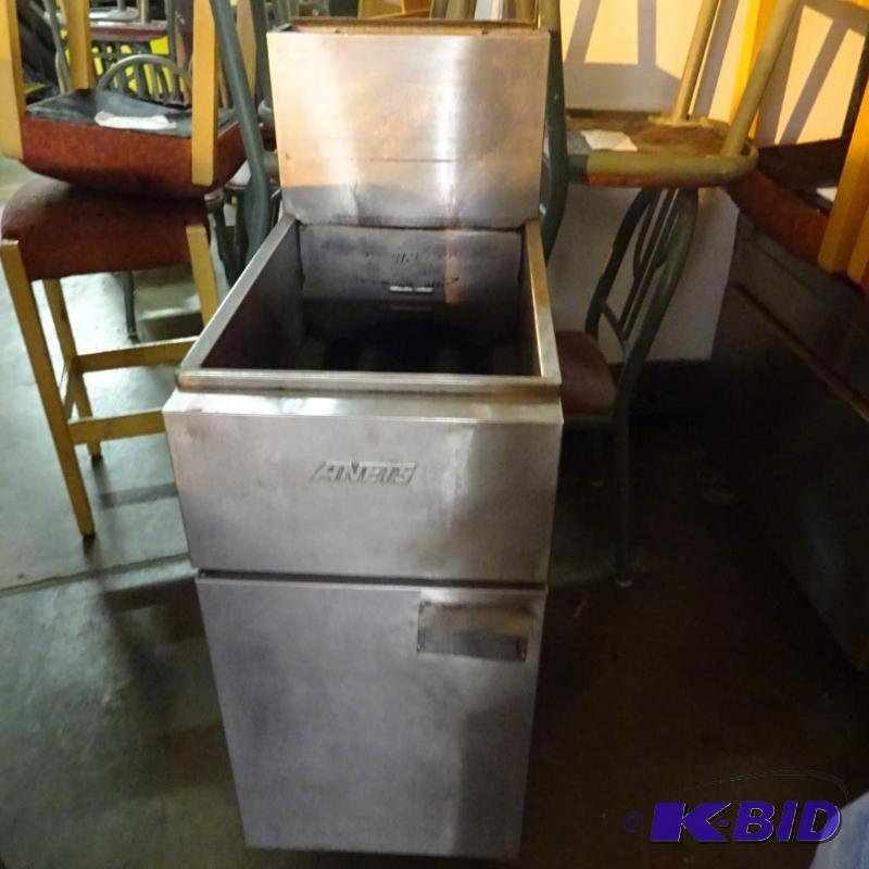 lot 22 image: Anets Natural gas deep fryer. Model SLG40. On...