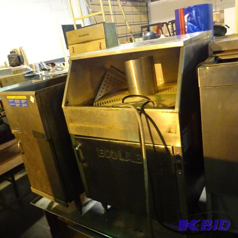 lot 43 image: Ecolab model DFM6 glass washer...