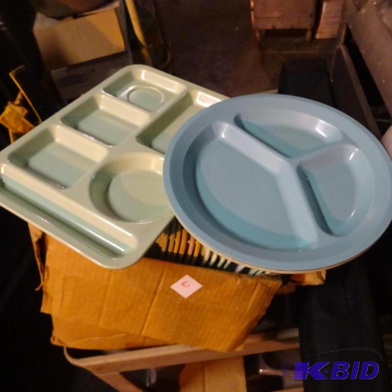 lot 61 image: Misc food trays...