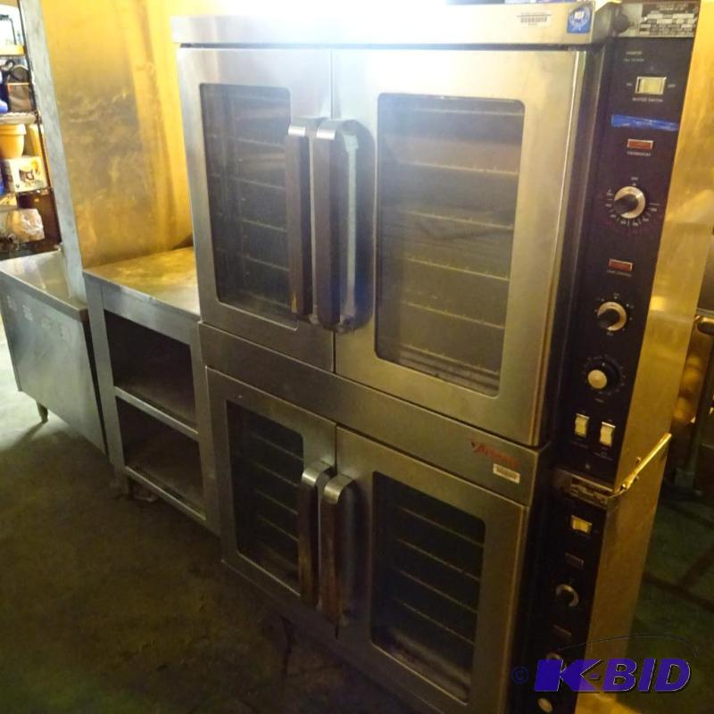 lot 9 image: Vulcan double convection oven. Model ET88. 20...