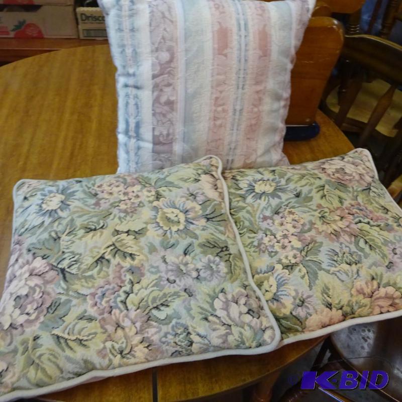 lot 110 image: 3 Throw pillows...