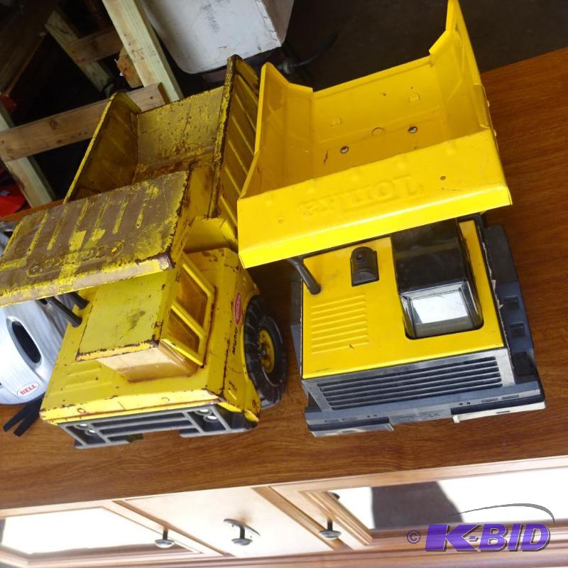 lot 148 image: 2 metal tonka trucks...
