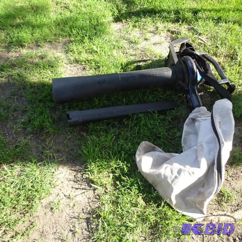 lot 18 image: Toro super Blower Vac. 110 Volt Works...