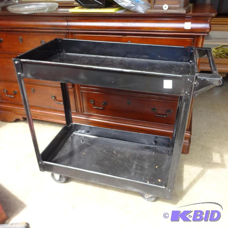 lot 185 image: Metal shop cart . 30x16x30...