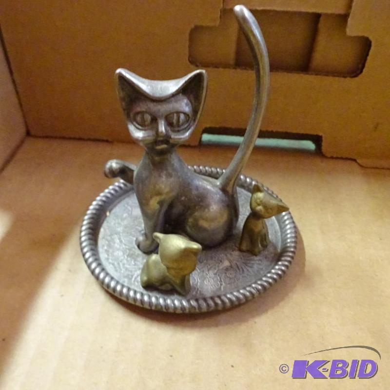 lot 251C image: Pewter cat with 2 small brass cats...