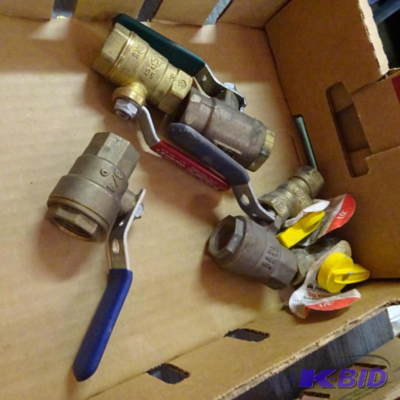 lot 268 image: 6 brass valves. Gas....