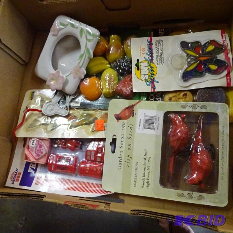 lot 279 image: misc refridgerator magnets...